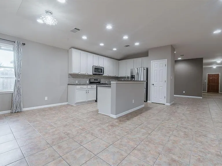 9408 Castle Pines Dr — Photo 10