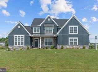 104 Creekside Dr, Elizabethtown, PA 17022