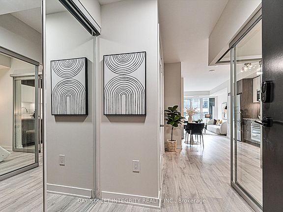 5th image of 60 Princess St #516