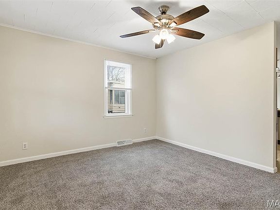 4th image of 534 Poplar St