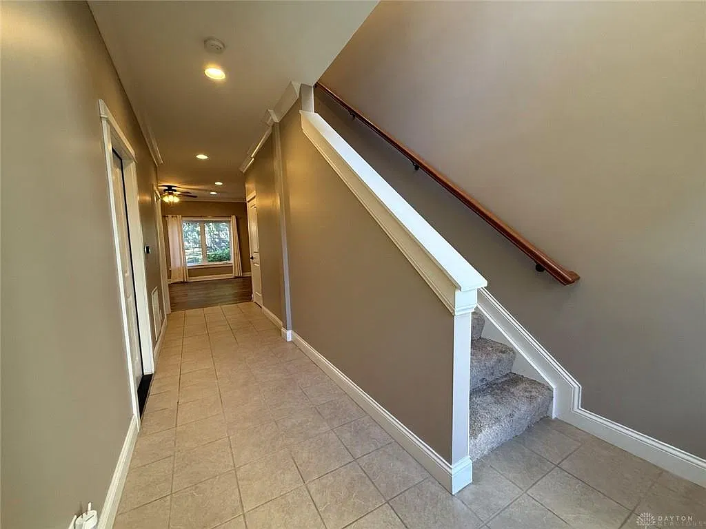 3 bed, 2.5 bath, 1972 sqft, $2,295 — Photo 3