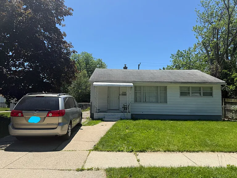 7544 Wood Ave — Photo 2