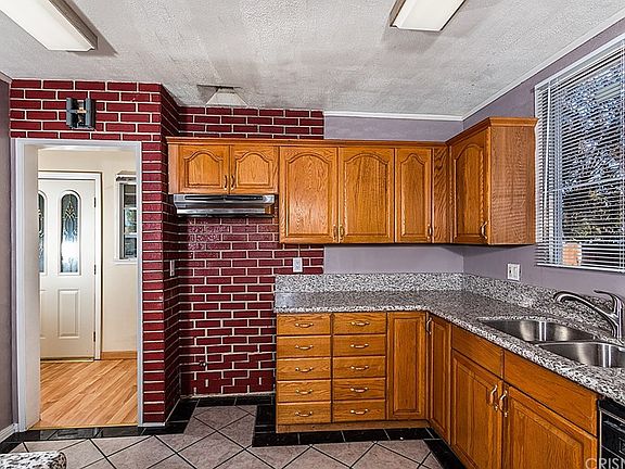 5th image of 20242 Bassett St