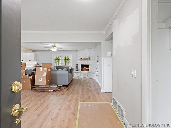 4th image of 1418 Grandview Rd