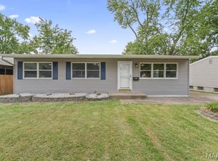 1020 Kostka Ln, Florissant, MO 63031