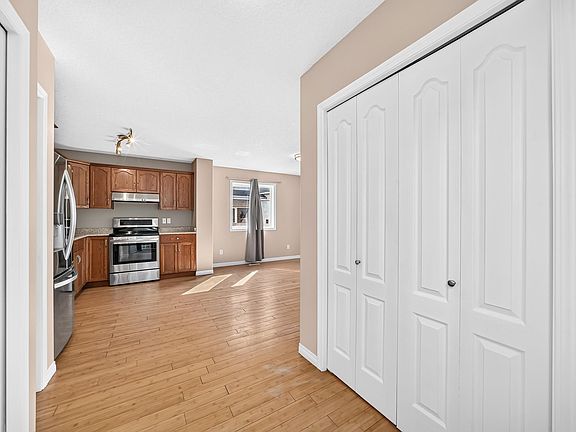 5th image of 9333 103a Ave NW