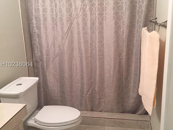 3rd image of 4401 Queen Palm Ln
