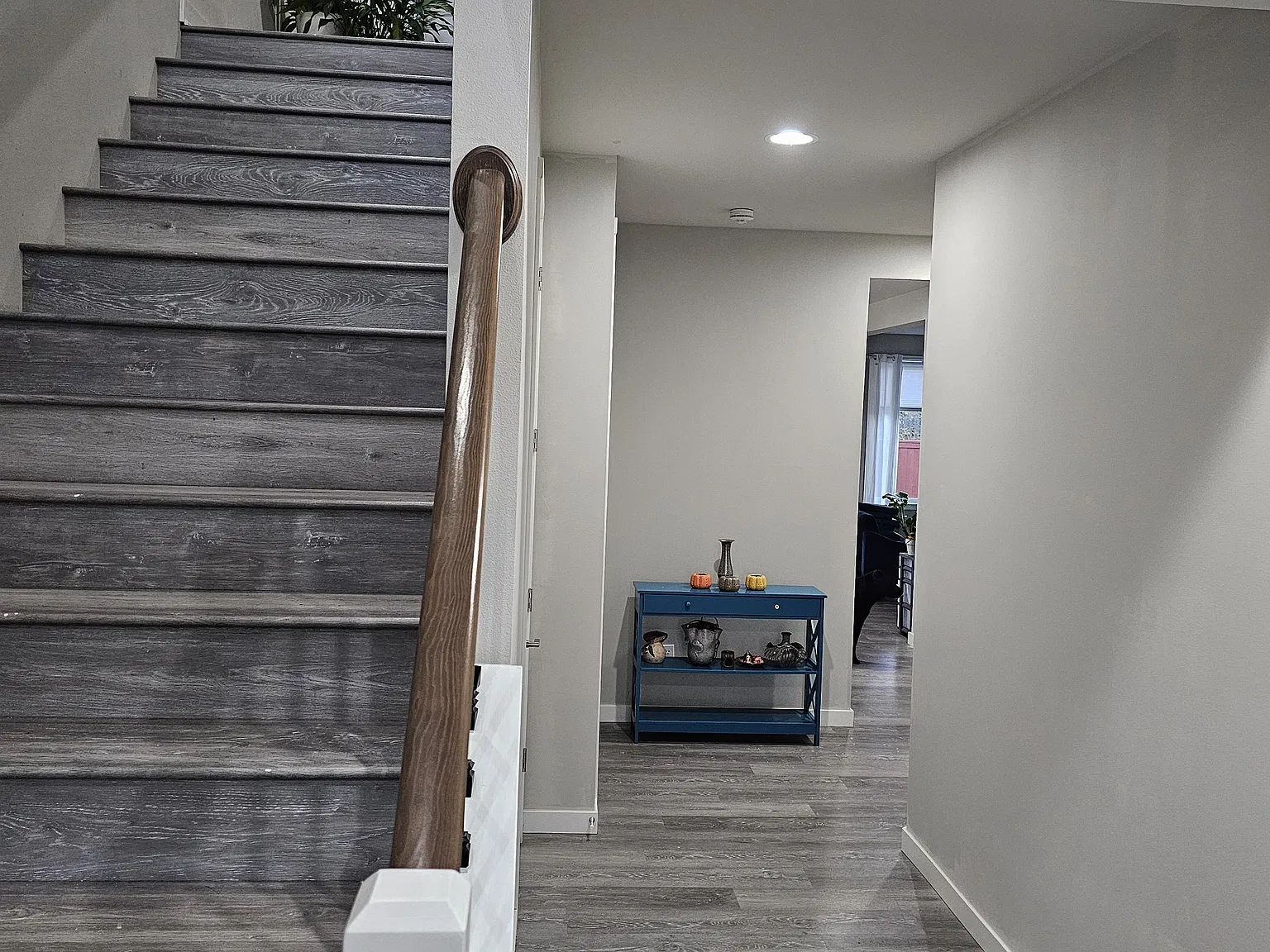 4 bed, 2.5 bath, 2602 sqft, $3,300 — Photo 2