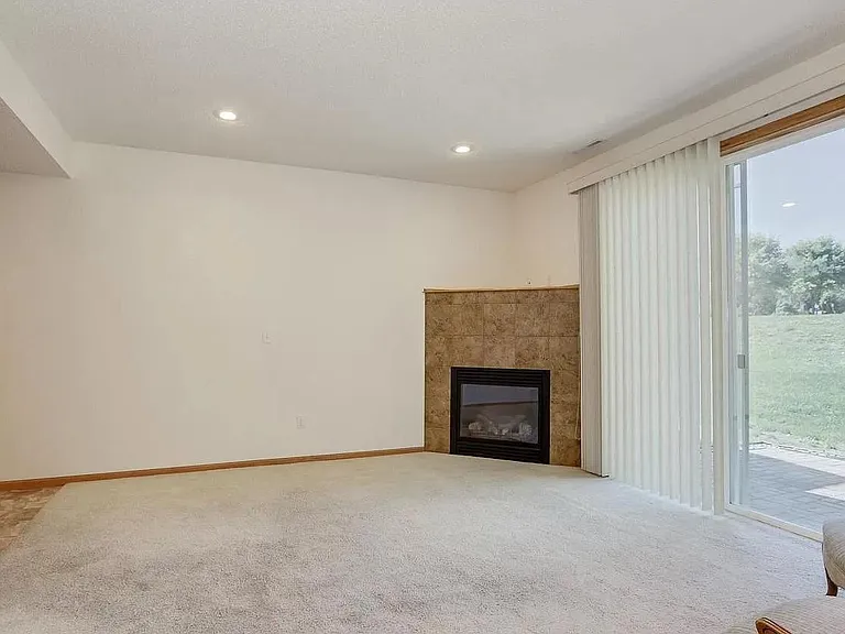1345 Echo Lake Ct — Photo 12