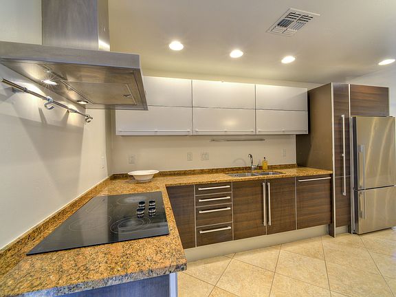 5th image of 1850 E Maryland Ave Unit 35