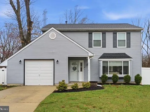 415 Acorn Rd, Mount Laurel, NJ 08054