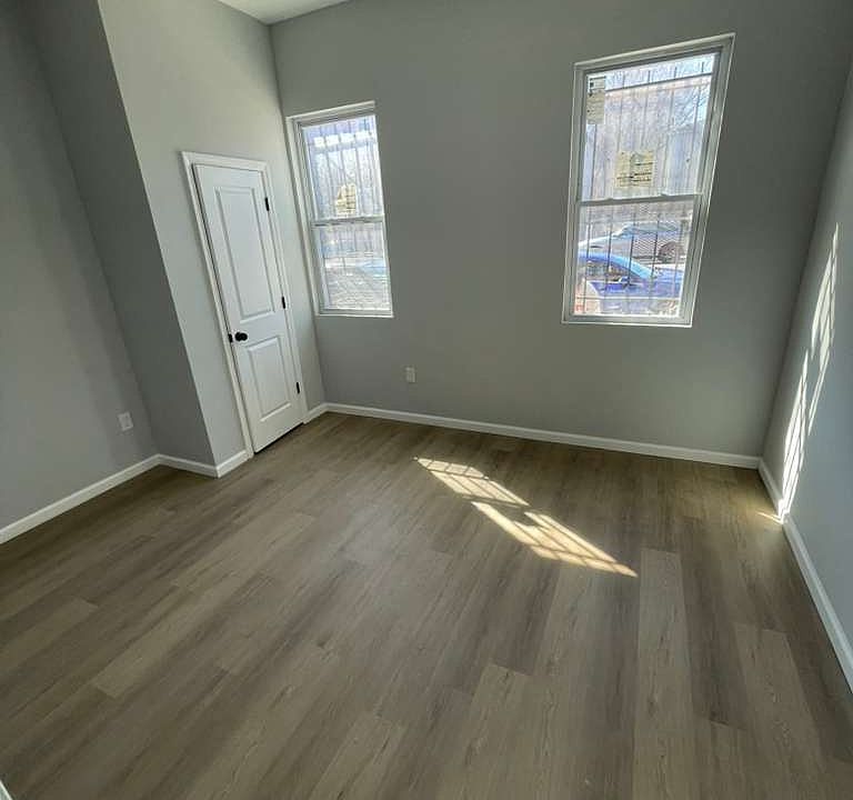 2nd image of 387 Avon Ave #A1