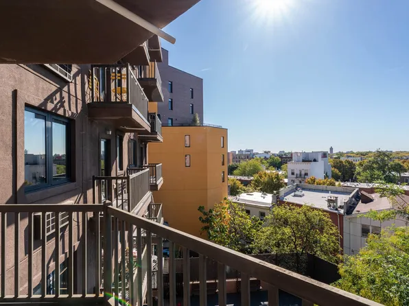 874 Willoughby Avenue image 9 of 11