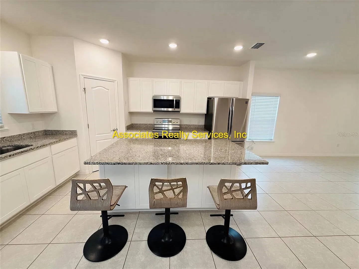 Move-In Ready Now! 3br/2ba Home In Tara West! — Photo 4