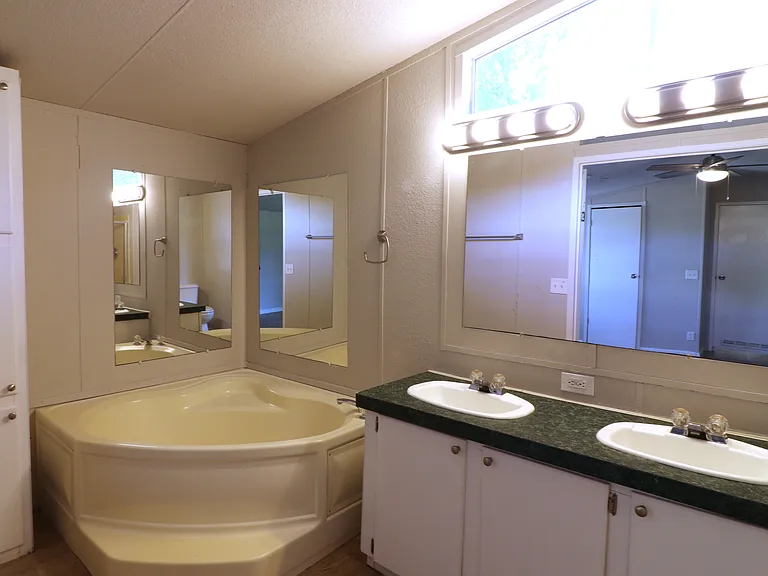 112 Private Road 483 — Photo 10