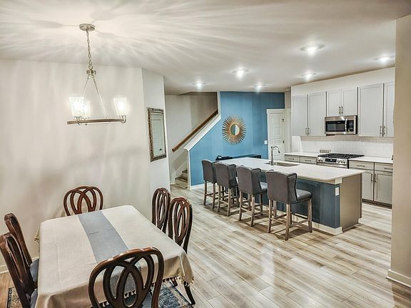 3rd image of 317 Gingerwood Ln