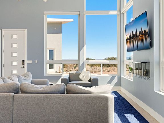 4th image of 5225 Chopin Rd NE