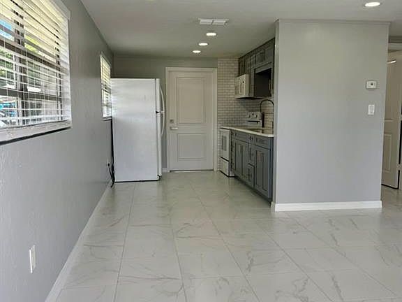 3rd image of 5317 Fleming ST