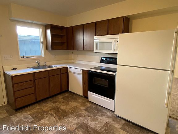 4th image of 630 Garnet Dr