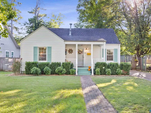2602 Poincianna St SW, Huntsville, AL 35801