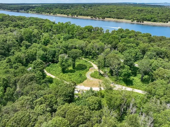11 Freeman Ln, Sagamore, MA 02561