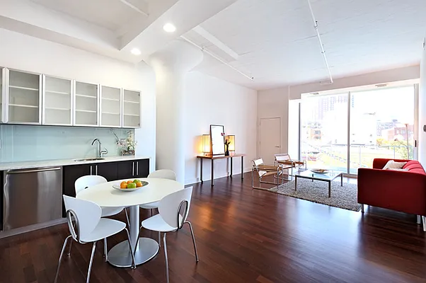 Rented by CORE | media 44