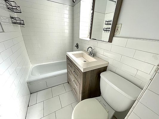 4th image of 41-52 49th St #4