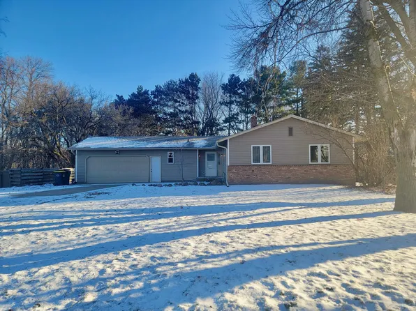 30675 Montclair Dr, Lindstrom, MN 55045