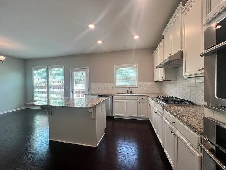 701 Sunset Park Dr — Photo 17