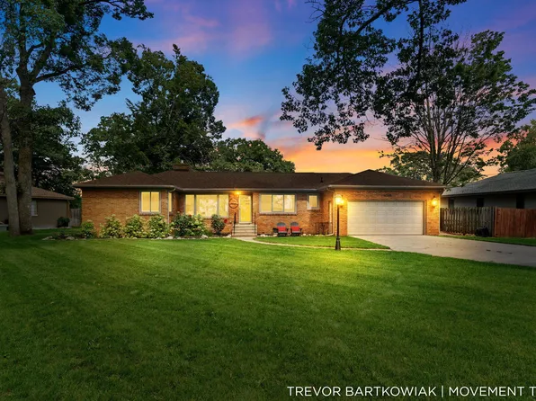 4166 Highgate Rd, Norton Shores, MI 49441