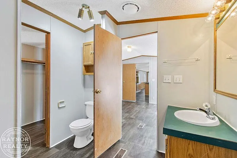 3 bed, 2.5 bath, 1075 sqft, $1,200 — Photo 4