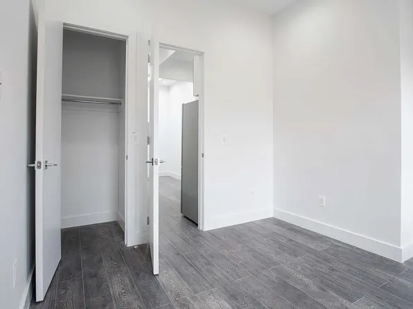 1365 De Kalb Avenue image 6 of 7