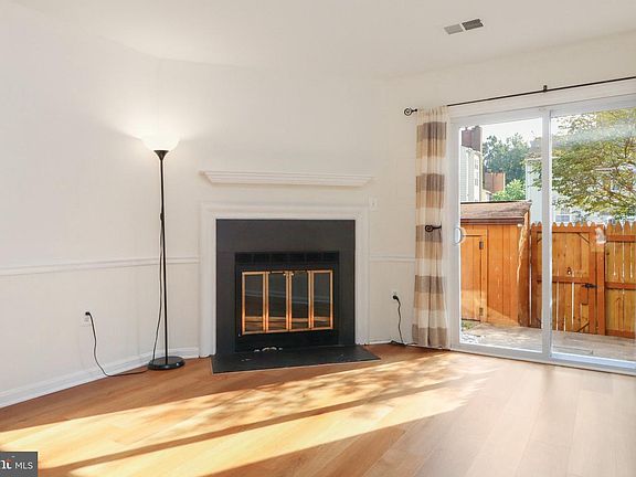 4th image of 13893 Oyster Point Ct