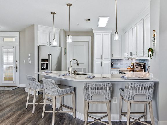 4th image of 5385 Pine Ridge Ln #5385