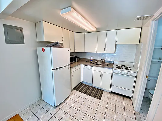 Rented by Douglas Elliman | media 18