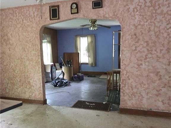 5th image of 33660 W 83rd St