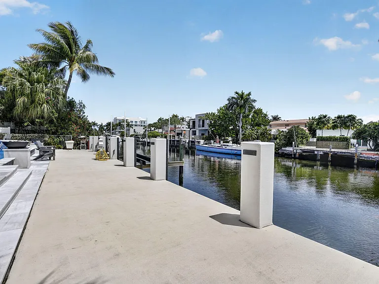 334 Isle Of Capri Dr — Photo 11