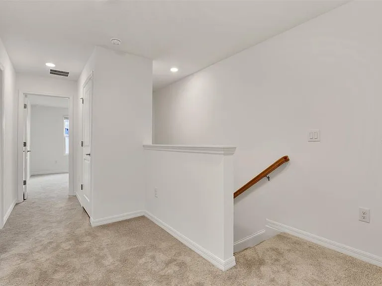 2191 Hallier Cv — Photo 19