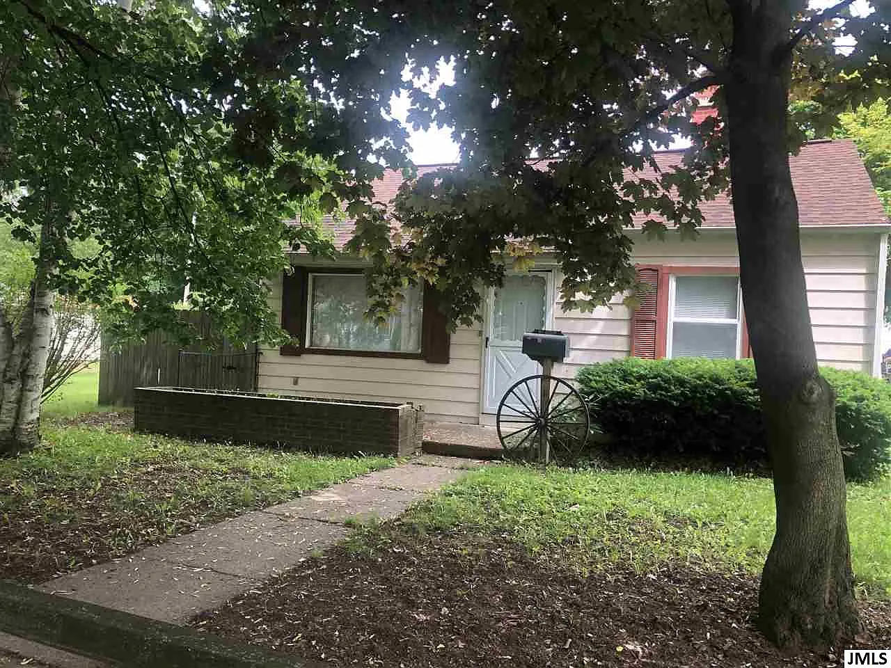 821 Jessop Ave photo 1