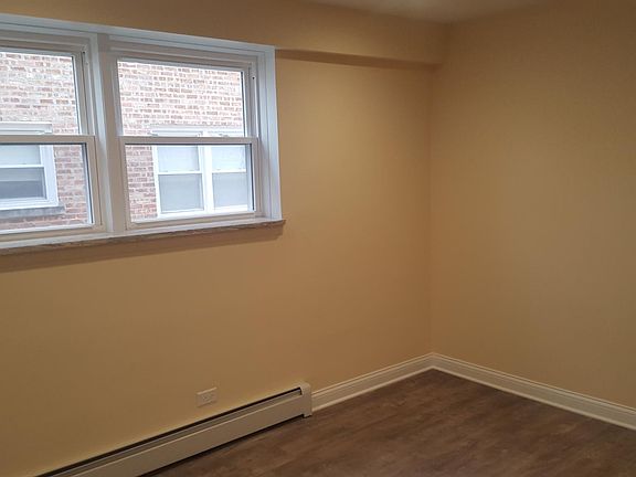 5th image of 8052 N Oriole Ave APT 1