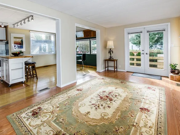 460 Sundance Cres, Capilano 5, BC V7P 1B9