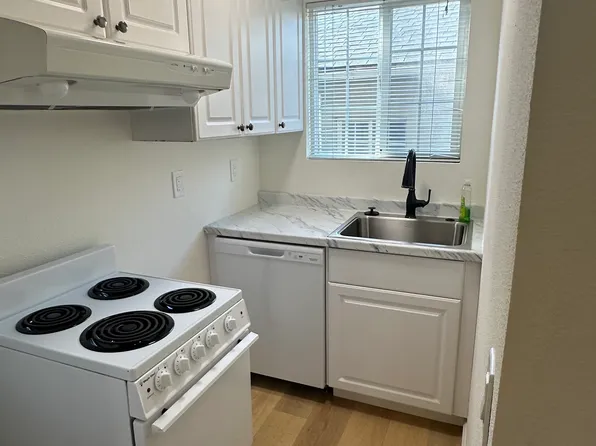 1609 Derby St APT C, Berkeley, CA 94703