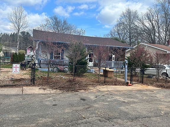 3rd image of 91 Dellinger Ave