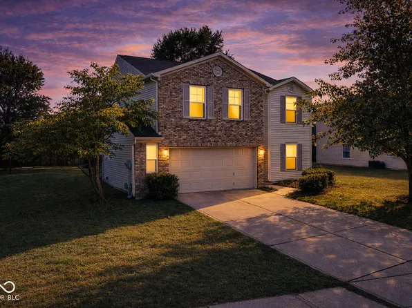 6911 Woodland Heights Dr, Avon, IN 46123