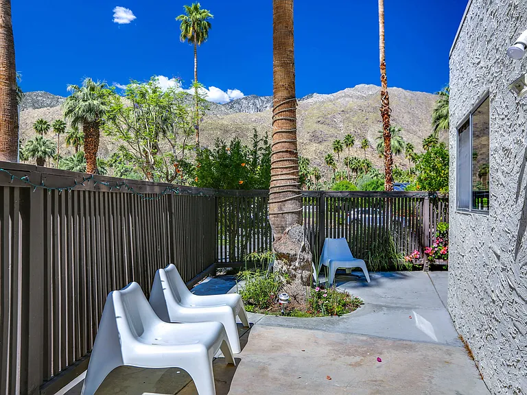 1434 S Camino Real — Photo 24