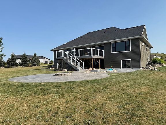2nd image of 737 Parker Ranch Rd