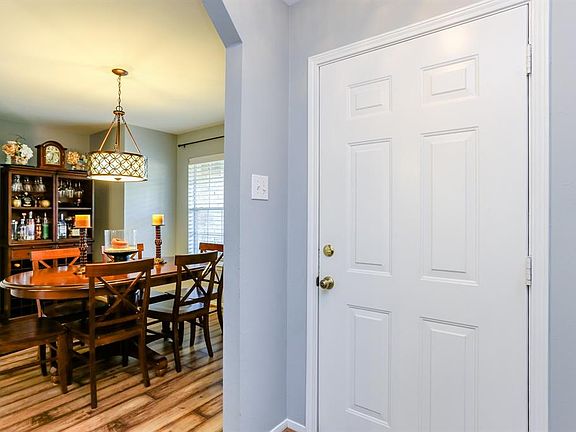 3rd image of 3114 Maryfield Ln