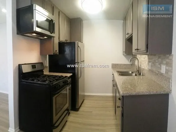 Tiara Apartments, 14417 Tiara St, Van Nuys, CA 91401