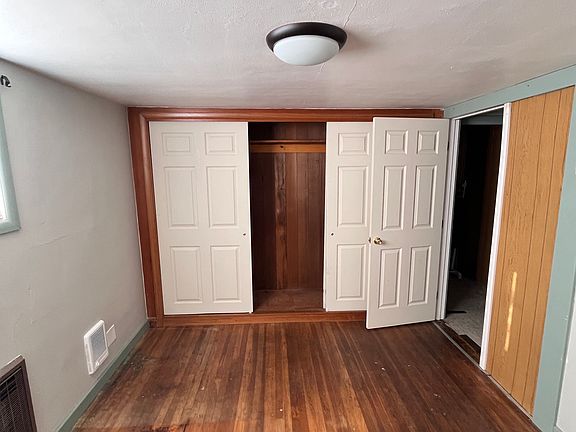 3rd image of 19124 Jensen Way NE