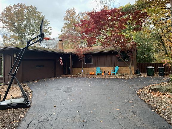 2nd image of 25456 Hilliard Blvd